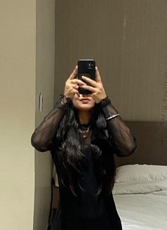 Dolly - escort in Pune Photo 9 of 9