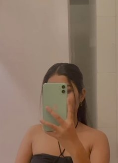 Dolly ❣️Webcam 🦋 Real Meet❣️ - puta in Hyderabad Photo 1 of 4
