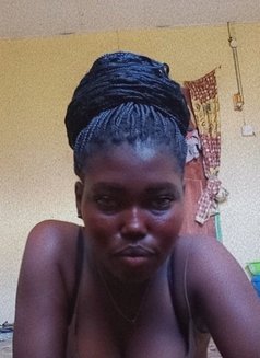 Dolly21 - masseuse in Lagos, Nigeria Photo 2 of 3