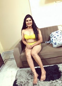 Dollybaby - Transsexual escort in Hyderabad Photo 14 of 16