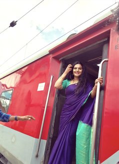 Dollybaby - Transsexual escort in Hyderabad Photo 13 of 18