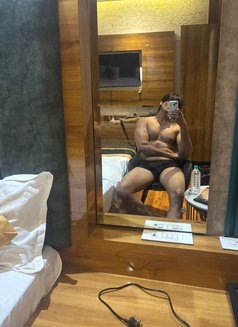 Dom Ranav - Acompañantes masculino in New Delhi Photo 2 of 6