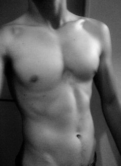 Dom Z - Acompañantes masculino in Cairo Photo 3 of 3