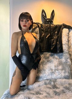 Domina intp dirty kinks for party & play - Transsexual escort in Bangkok Photo 18 of 19
