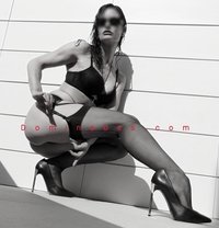 Domina Bess - dominatrix in Dublin