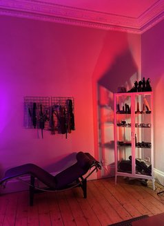 Domina Cora - dominatrix in Hanoi Photo 8 of 12