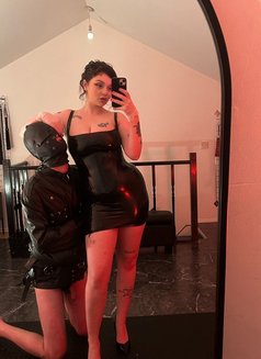 Domina Cora Verified - dominatrix in İstanbul Photo 3 of 10