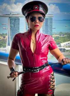 Domina Fire & Queen Kali Rain in Town - Dominadora in Hong Kong Photo 6 of 14