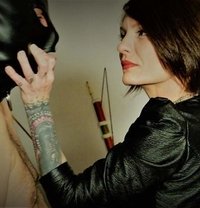 Domina Isida - dominatrix in Athens