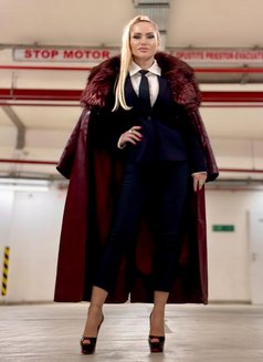 Domina Jessica - Dominadora in Barcelona Photo 2 of 13