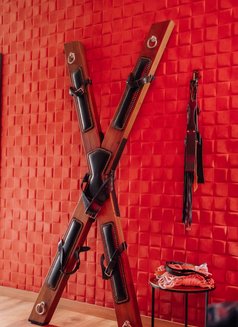 Domina M, NYC Domination in Luxembourg - Dominadora in Luxembourg Photo 20 of 20