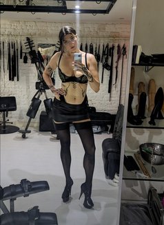 Domina Simone - Dominadora in Luxembourg Photo 5 of 11