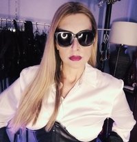 Domina Sreni - dominatrix in Milan