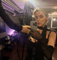 Domina Vienne - dominatrix in Cape Town
