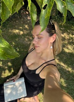 Domina Vienne - dominatrix in Cape Town Photo 9 of 10