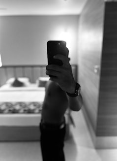 Dominant & High End Companion for Women - Acompañantes masculino in Mumbai Photo 3 of 3