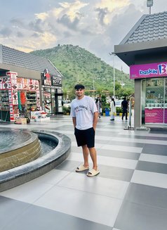 Dominant Man - Male escort in Gurgaon Photo 2 of 3