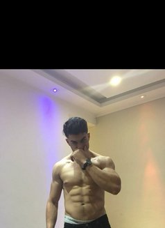 Dominantelorenzo - Acompañantes masculino in Hong Kong Photo 1 of 9