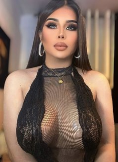 DominantxSheena - Transsexual escort in Manila Photo 2 of 11