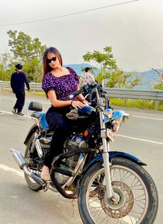 Domination Young LadyBoy Mistress - Transsexual escort in New Delhi Photo 24 of 25