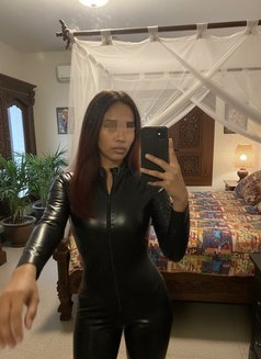 Dominatrix Mistress Annatasia - Dominadora in Bali Photo 4 of 5