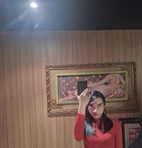 Dominatrix Vixy—Rare. Reserved. Ruthless - Dominadora transexual in Hong Kong