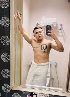 Dominic Big - Male escort in Riyadh Photo 8 of 9