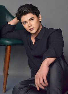 Dominic Big - Male escort in Riyadh Photo 10 of 13