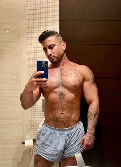 Dominic Lux - Acompañantes masculino in Dubai Photo 28 of 28