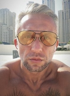 Dominick THE BEST EXPERIENCE - Male escort in Dubai Photo 6 of 6