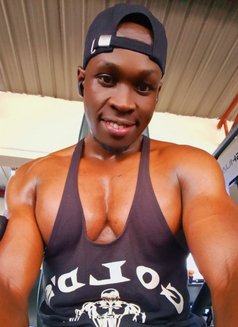 Don Andrew - masseur in Nairobi Photo 3 of 3