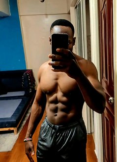 Don Andrew - masseur in Nairobi Photo 2 of 2