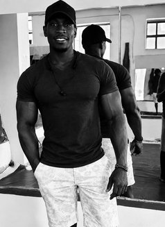 Don - masseur in Nairobi Photo 3 of 3