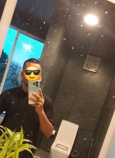 Best Lady licker in town - Male escort in Colombo Photo 8 of 9