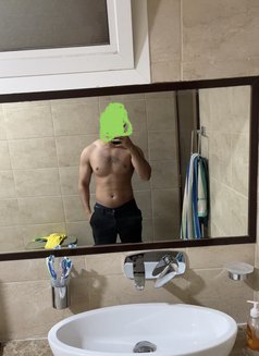 Don’t Want Your Money Women Only - Male escort in Dubai Photo 3 of 6