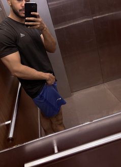 Don’t Want Your Money Women Only - Male escort in Dubai Photo 5 of 6