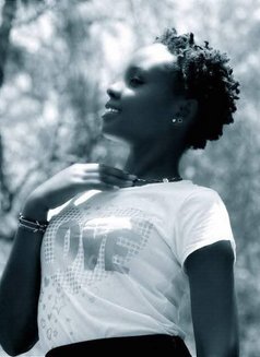 Donatella - puta in Nairobi Photo 4 of 4