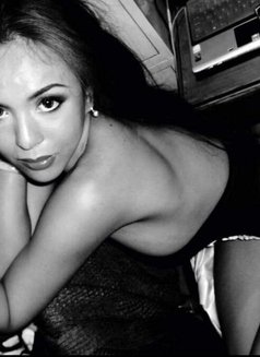 Donatella - Transsexual escort in Quezon Photo 3 of 6
