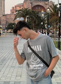 Donik - Male escort in İstanbul Photo 2 of 8