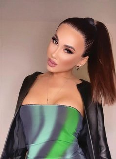 Donna - Transsexual escort in Al Manama Photo 9 of 12