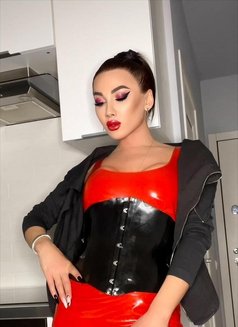 Donna Azerbaijani shemale - Transsexual escort in Muscat Photo 10 of 11