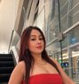 Donna - escort in Abu Dhabi Photo 1 of 8