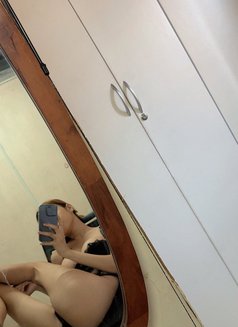 Donna - escort in Manila Photo 6 of 6