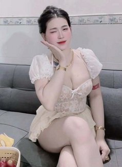 Donna - escort in Cairo Photo 4 of 4