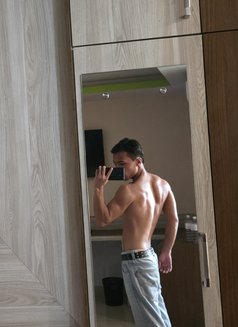 Donnie 🇳🇵 - Male escort in Hong Kong Photo 2 of 2