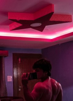 Donnie 🇳🇵 - Male escort in Riyadh Photo 2 of 3