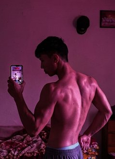 Donnie 🇳🇵 - Male escort in Riyadh Photo 3 of 3