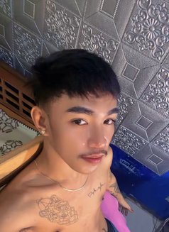 Donny - Male escort in Davao Photo 2 of 2