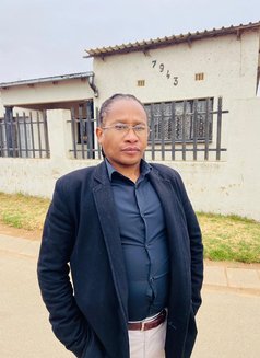 Donny L - Male escort in Johannesburg Photo 4 of 6