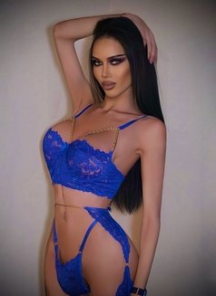 Sexy_HardCock_Dubai - Transsexual escort in Dubai Photo 5 of 15